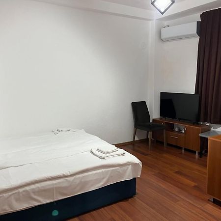 Villa Family Kumanovo Exteriör bild