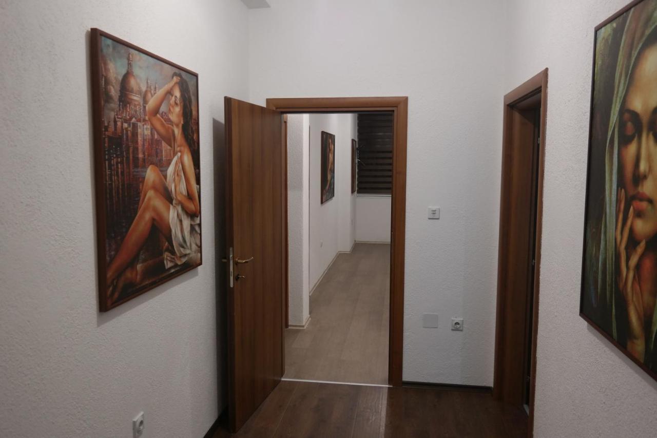 Villa Family Kumanovo Exteriör bild