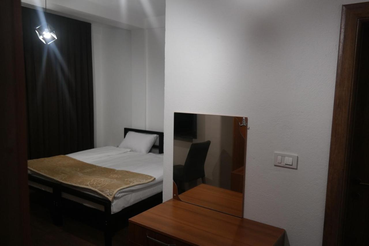Villa Family Kumanovo Exteriör bild