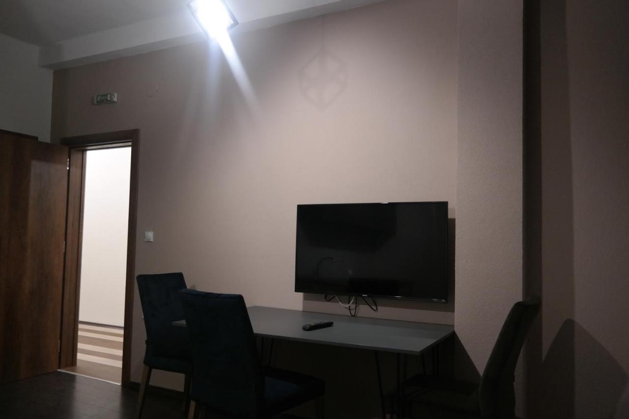 Villa Family Kumanovo Exteriör bild
