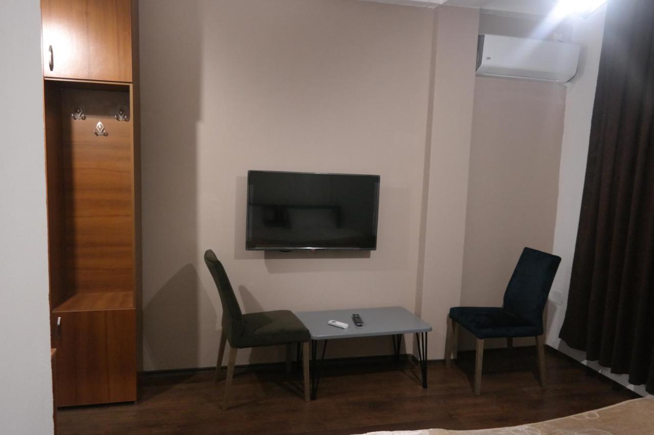 Villa Family Kumanovo Exteriör bild