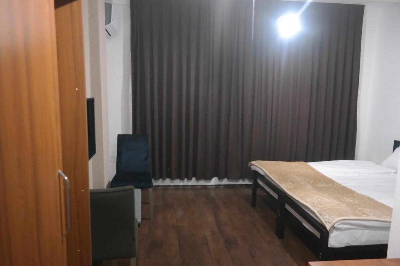 Villa Family Kumanovo Exteriör bild