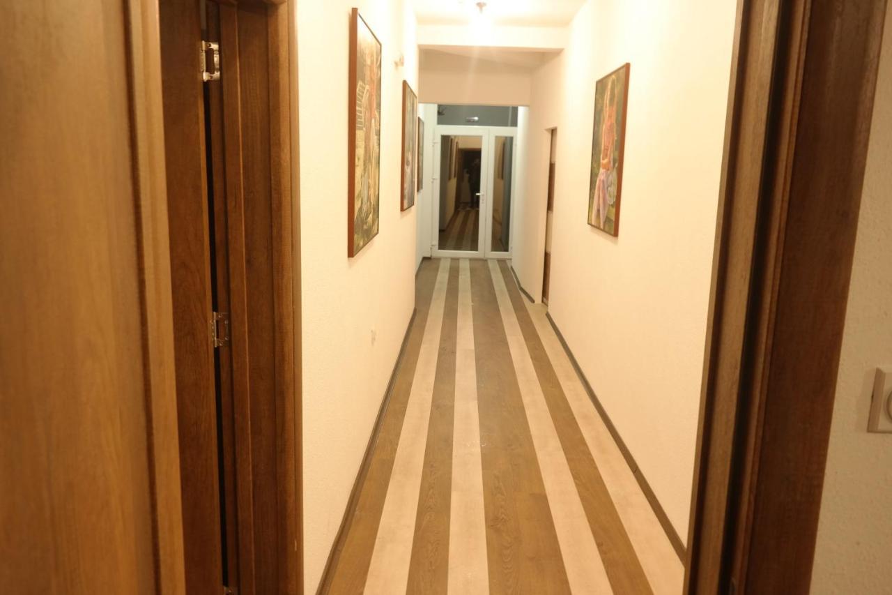 Villa Family Kumanovo Exteriör bild