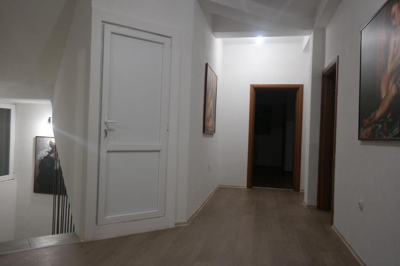 Villa Family Kumanovo Exteriör bild