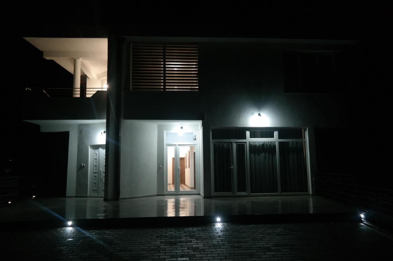 Villa Family Kumanovo Exteriör bild