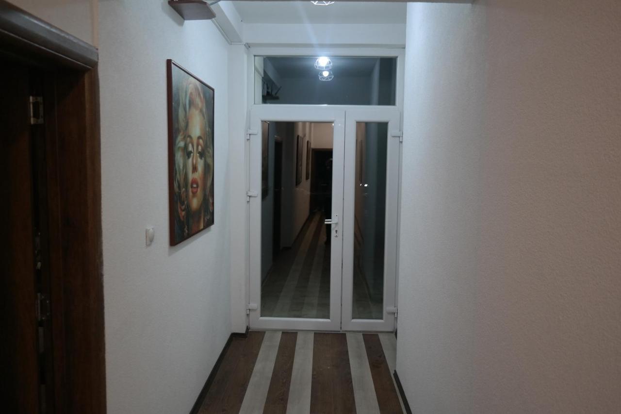 Villa Family Kumanovo Exteriör bild