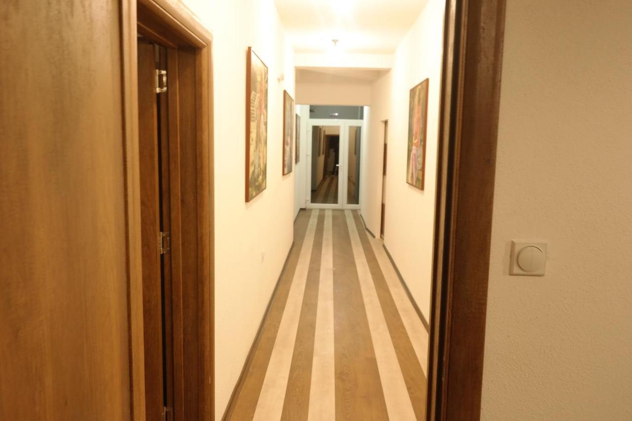 Villa Family Kumanovo Exteriör bild