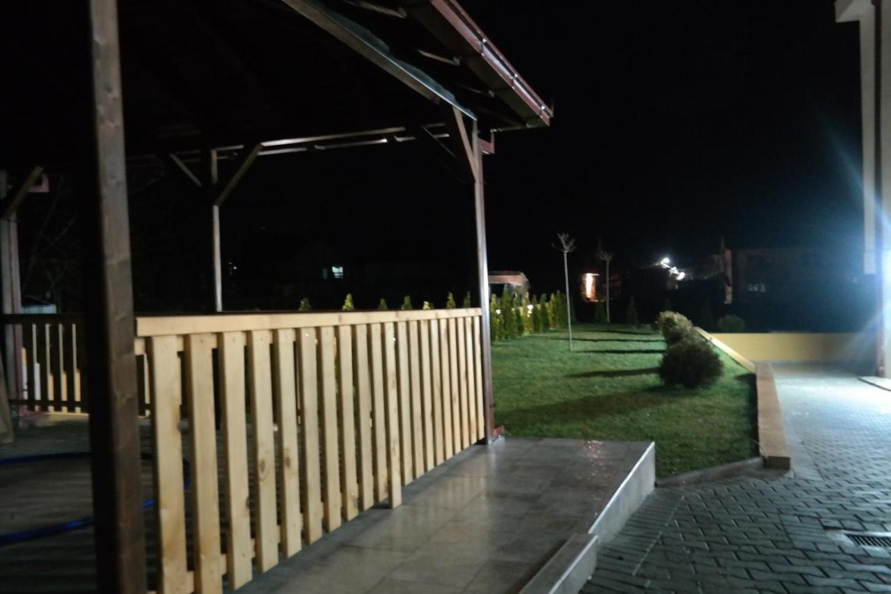 Villa Family Kumanovo Exteriör bild