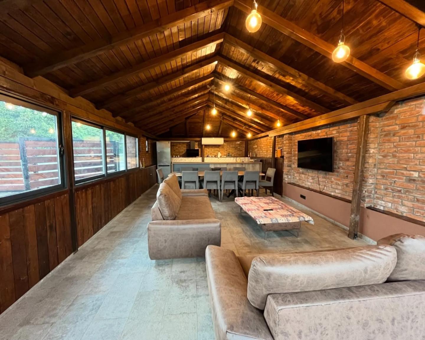 Villa Family Kumanovo Exteriör bild